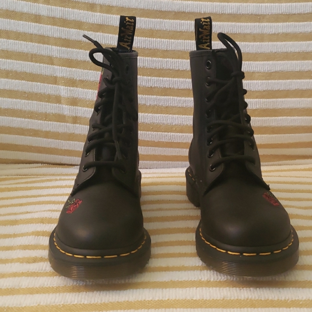 Doc Martens size 6 boots